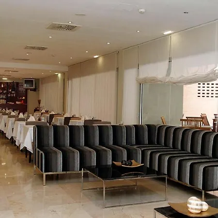 מלון Exe Plaza Delicias 3*