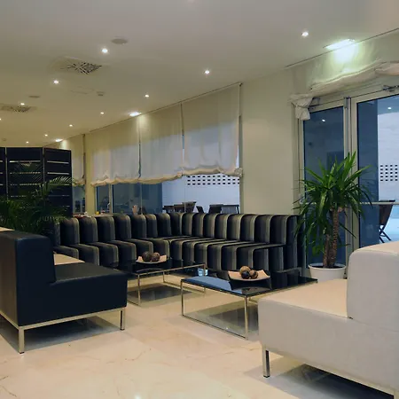 מלון Exe Plaza Delicias 3*