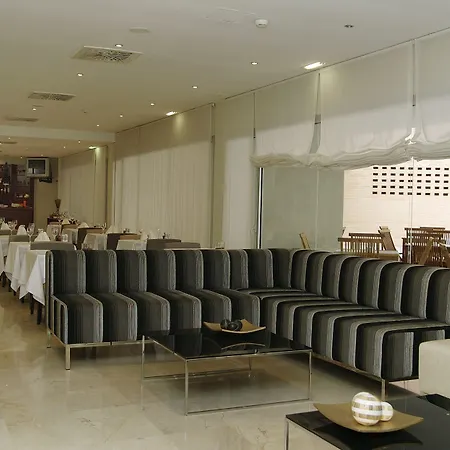 Exe Plaza Delicias מלון 3*