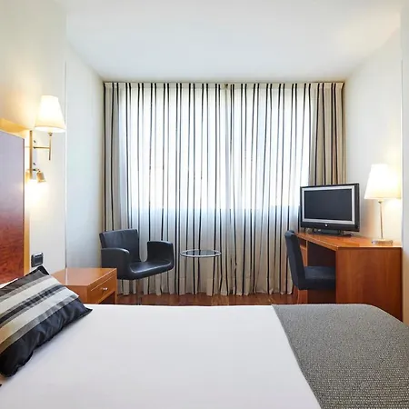 Hotel Exe Plaza Delicias 3*