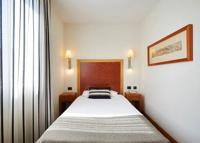 Exe Plaza Delicias Hotell 3*