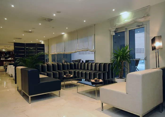 Hotell Exe Plaza Delicias 3*