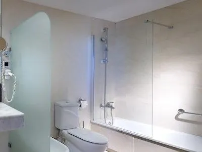 Exe Plaza Delicias מלון