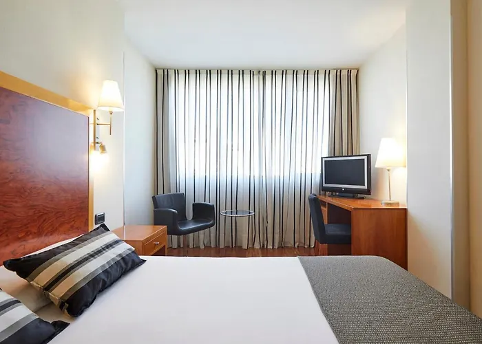 Hotell Exe Plaza Delicias 3*